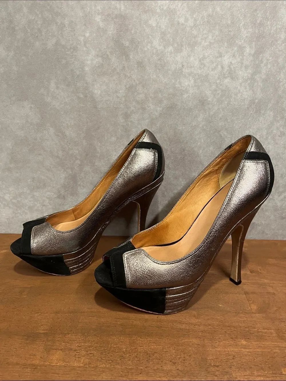 L.A.M.B. Metallic Silver & Black Peep-Toe Platform Pumps size 7